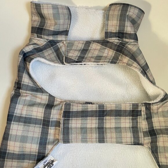 Show & Tail Dog Coat - Picture 9 of 12